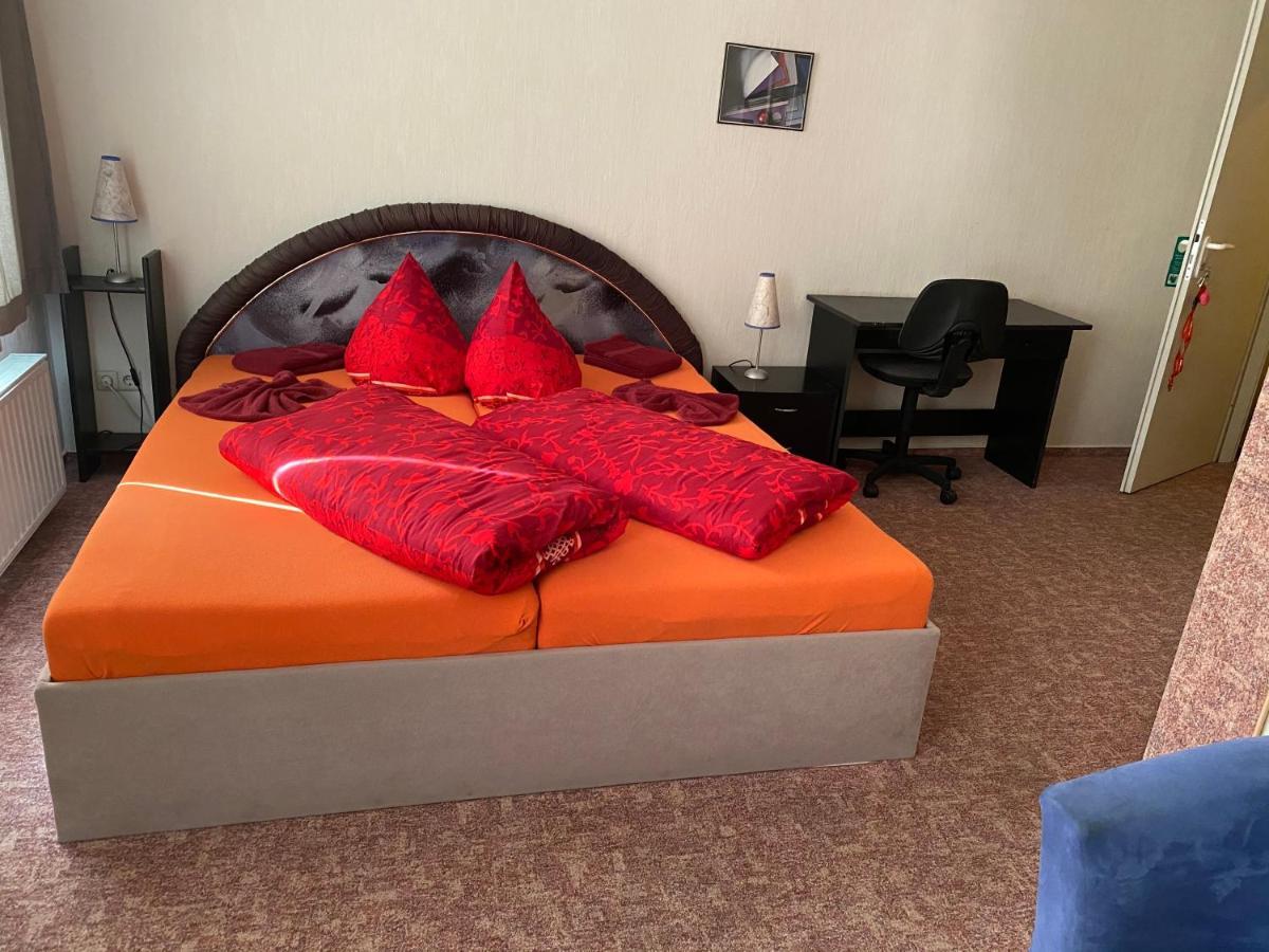 Alte Schmiede Hotel Weisswasser Bagian luar foto
